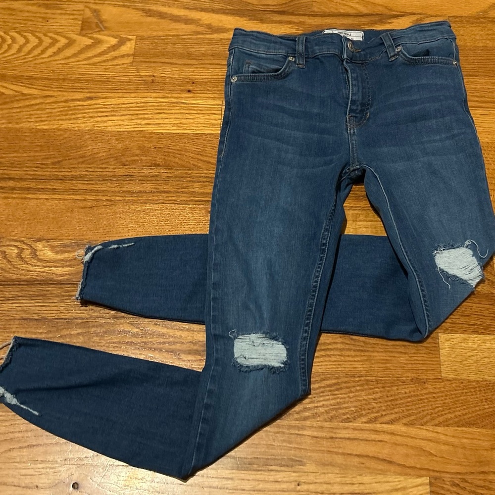 Free‎ People Women's Medium Blue Distressed Skinny Jeans, Size Waist 24"